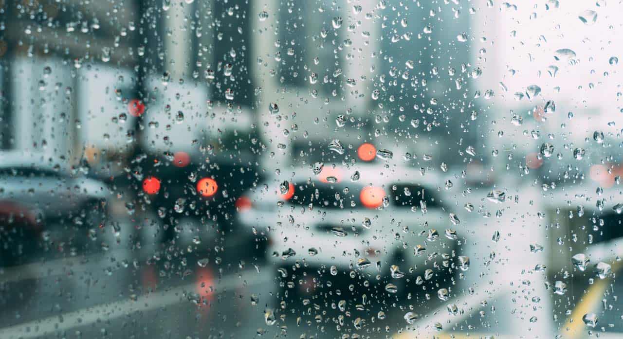 Dirigir na chuva forte – dicas de segurança!