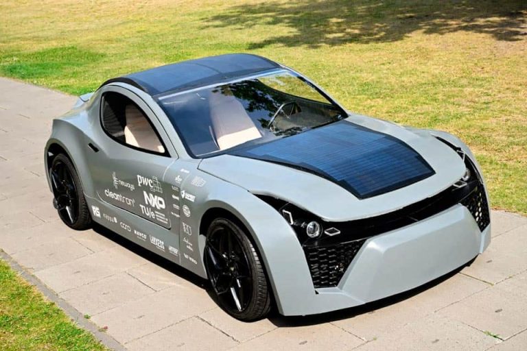 Estudantes desenvolvem carro elétrico que retira CO² do ar enquanto se move